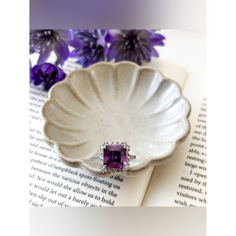 Bomb Party cocktail ring.